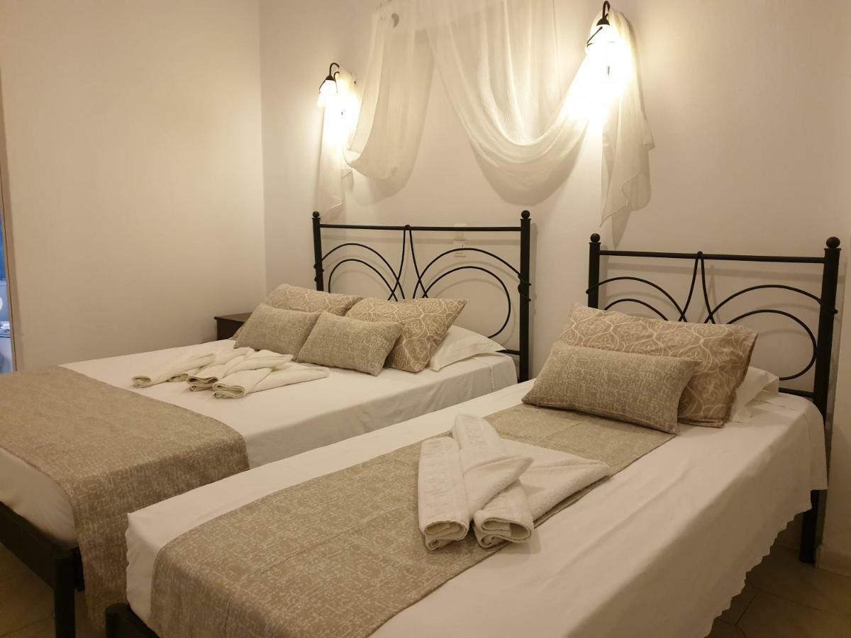 Sifnos Benaki Platis Gialos (Sifnos)